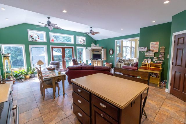 1932 N 600 West, Huntington, IN 46750