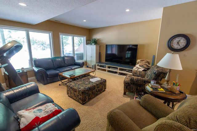 1932 N 600 West, Huntington, IN 46750