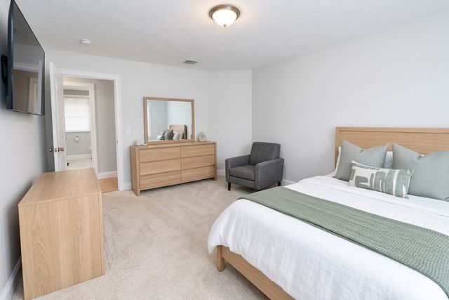 1531 Broadway, Raynham, MA 02767