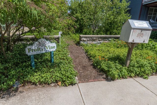 1013 S Park Street, Kalamazoo, MI 49001