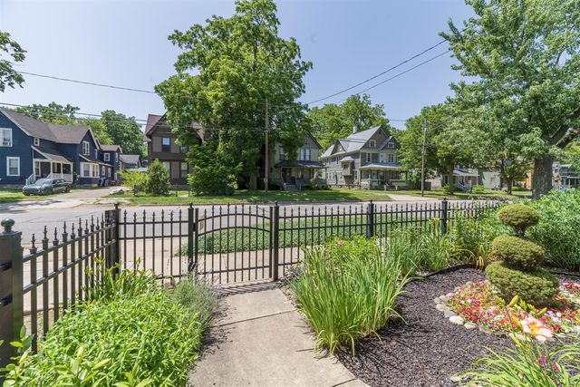 1013 S Park Street, Kalamazoo, MI 49001