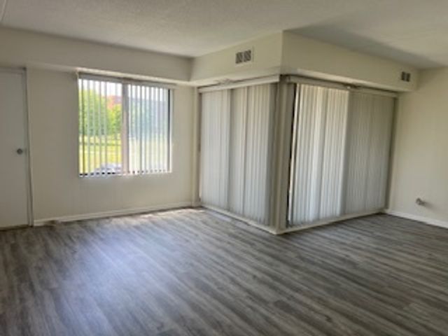 500 Park Avenue 238, Calumet City, IL 60409