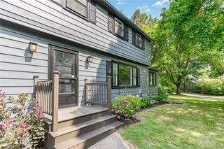 390 Belmeade Rd, Irondequoit, NY 14617
