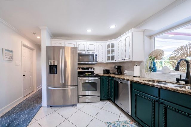 59 WICKLIFFE DRIVE, Naples, FL 34110