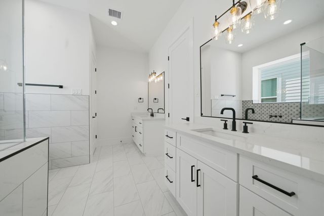 406 E 28th Street, Houston, TX 77008