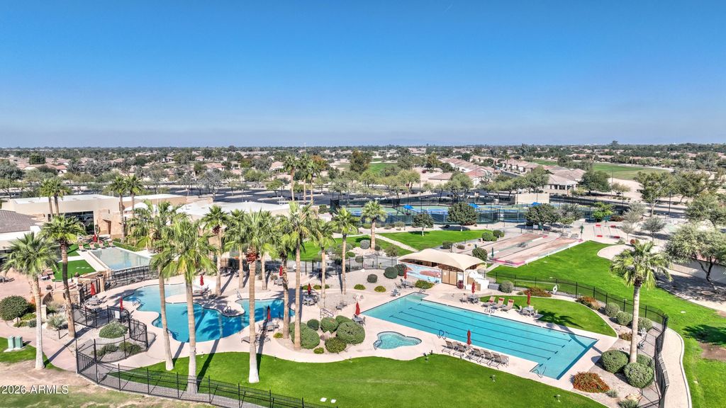 Image 33 of property listing at 6863 S SANTA RITA Way, Chandler, AZ 85249