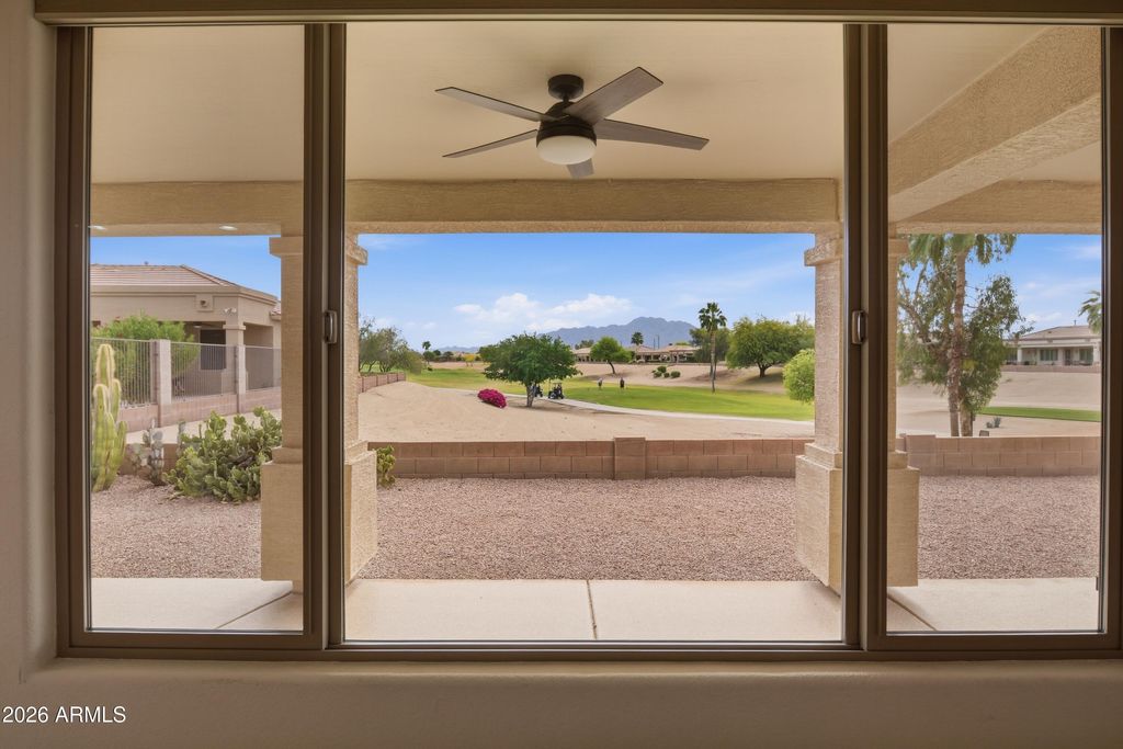 Image 7 of property listing at 6863 S SANTA RITA Way, Chandler, AZ 85249