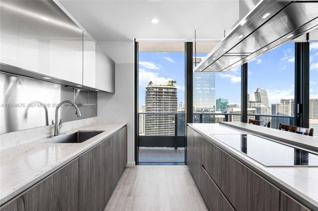 1000 Brickell Plz PH5408, Miami, FL 33131