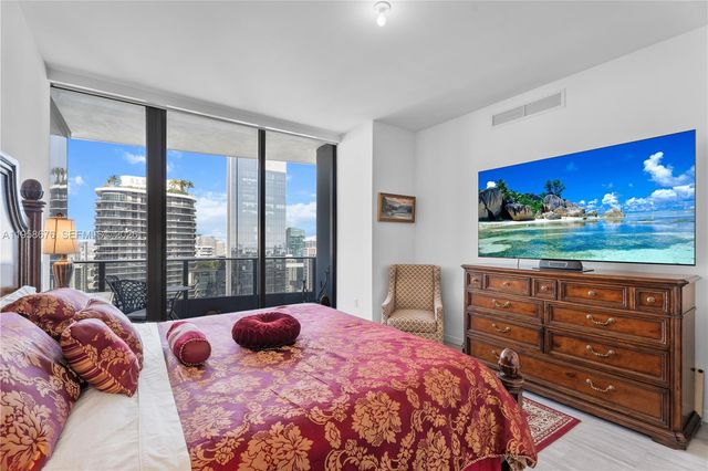 1000 Brickell Plz PH5408, Miami, FL 33131