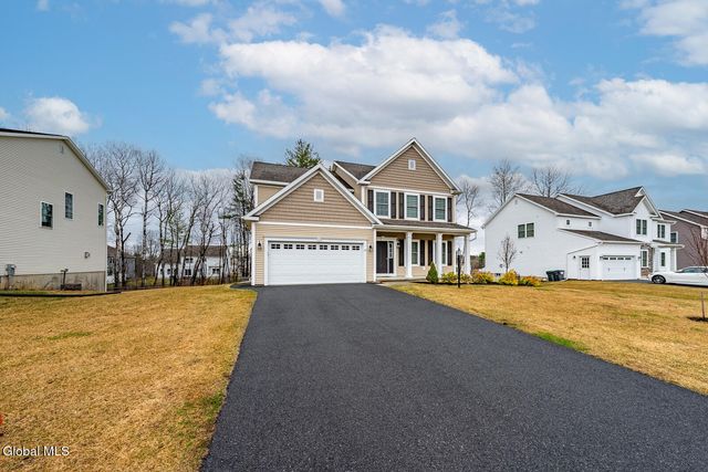 22 Bergen Place, Niskayuna, NY 12309