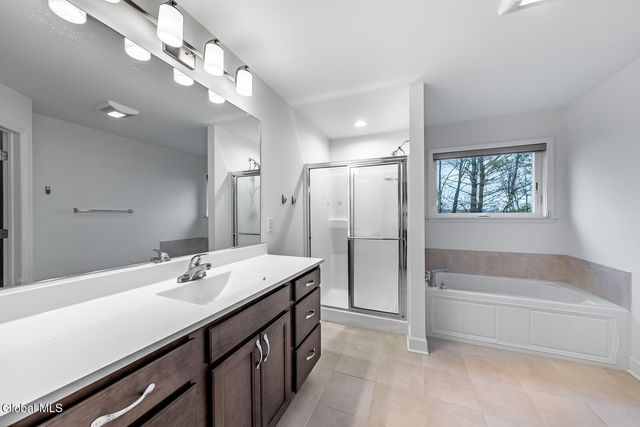 22 Bergen Place, Niskayuna, NY 12309
