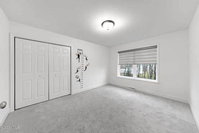 22 Bergen Place, Niskayuna, NY 12309