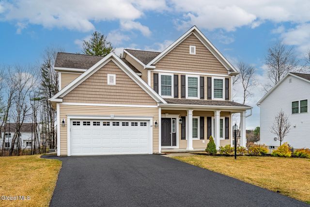 22 Bergen Place, Niskayuna, NY 12309