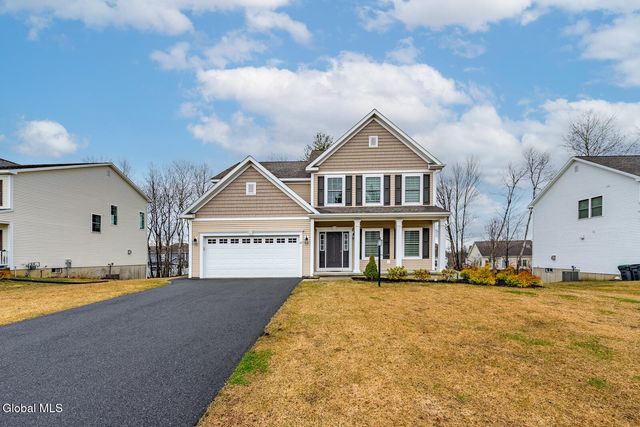 22 Bergen Place, Niskayuna, NY 12309