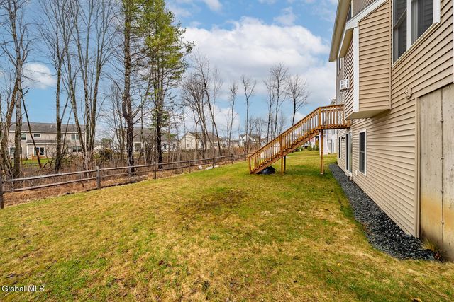 22 Bergen Place, Niskayuna, NY 12309