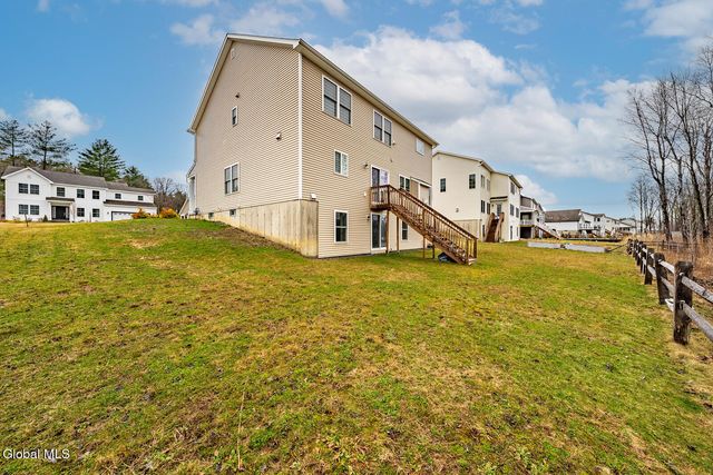 22 Bergen Place, Niskayuna, NY 12309