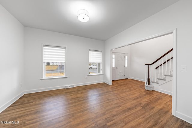 22 Bergen Place, Niskayuna, NY 12309