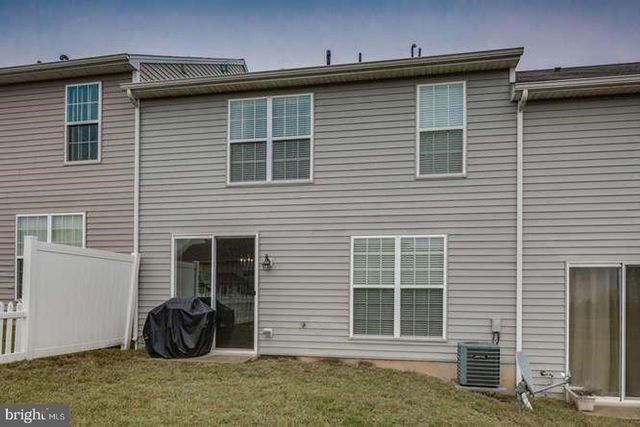 861 FAWN LN, Hummelstown, PA 17036