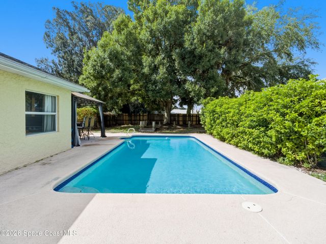 823 Hunters Creek Drive, Melbourne, FL 32904