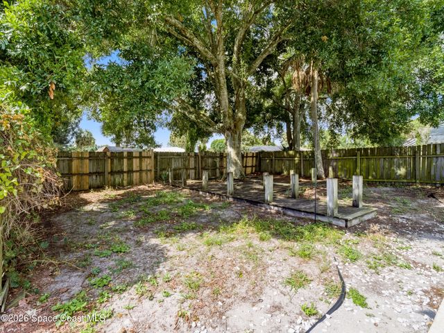 823 Hunters Creek Drive, Melbourne, FL 32904