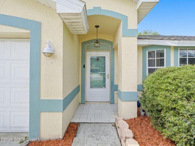823 Hunters Creek Drive, Melbourne, FL 32904