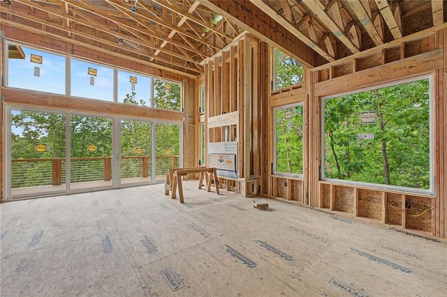 48 Chatburn Drive, Bella Vista, AR 72715