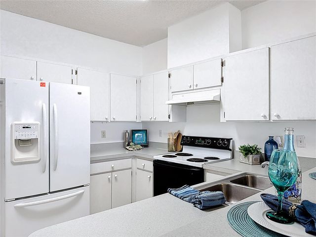 1015 RADISON LAKE COURT 65, Sun City Center, FL 33573