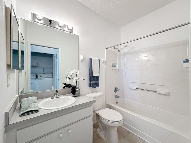 1015 RADISON LAKE COURT 65, Sun City Center, FL 33573