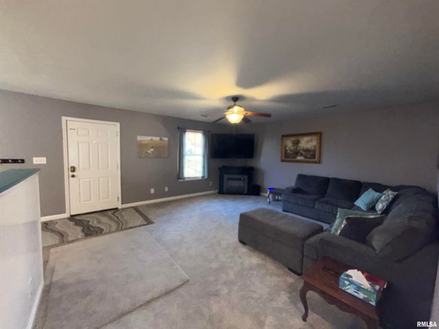905 N GRANITE Street, Marion, IL 62959
