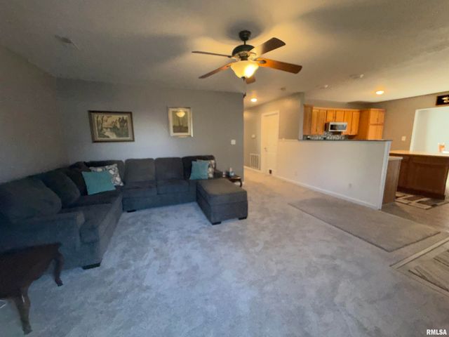905 N GRANITE Street, Marion, IL 62959
