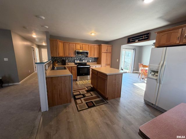 905 N GRANITE Street, Marion, IL 62959