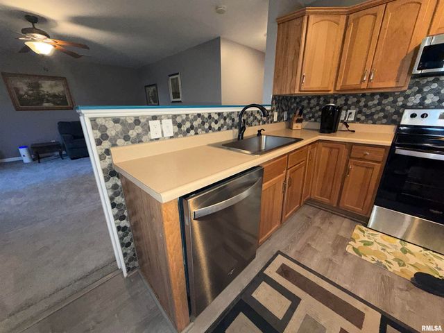905 N GRANITE Street, Marion, IL 62959