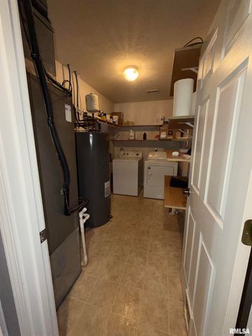 905 N GRANITE Street, Marion, IL 62959