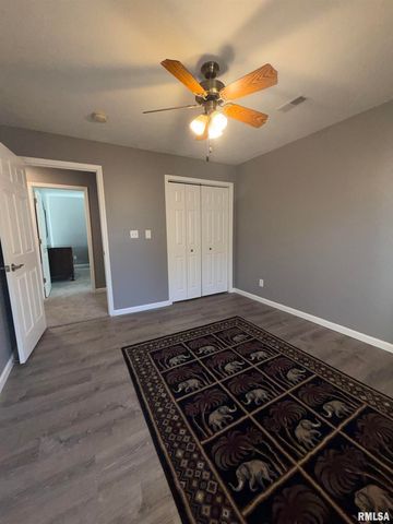 905 N GRANITE Street, Marion, IL 62959