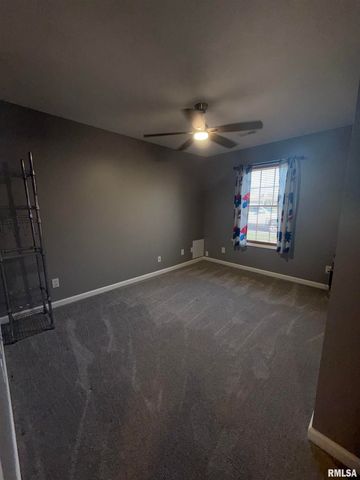 905 N GRANITE Street, Marion, IL 62959