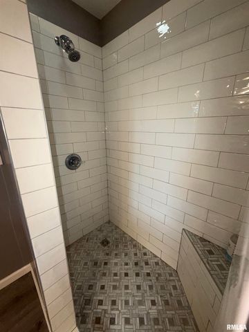905 N GRANITE Street, Marion, IL 62959