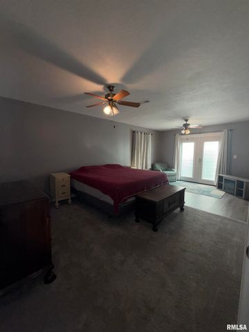 905 N GRANITE Street, Marion, IL 62959