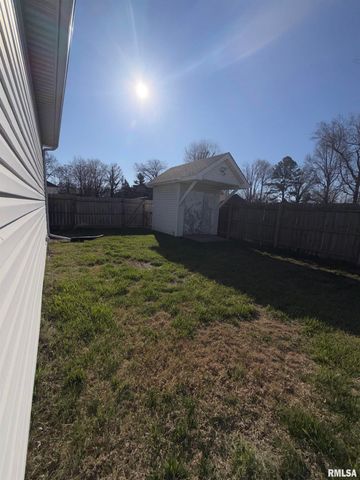 905 N GRANITE Street, Marion, IL 62959