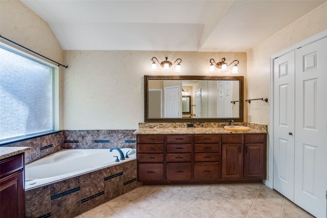 942 Lexington Drive, Rockwall, TX 75087