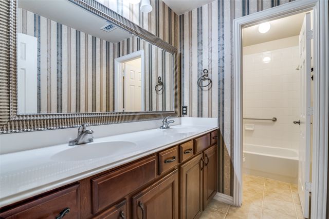 942 Lexington Drive, Rockwall, TX 75087