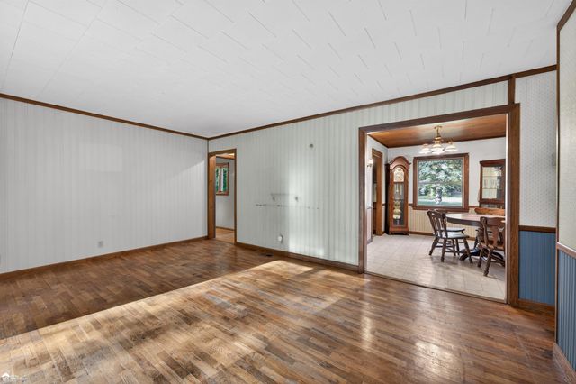 1444 S Genesee Road, Burton, MI 48509