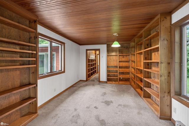 1444 S Genesee Road, Burton, MI 48509