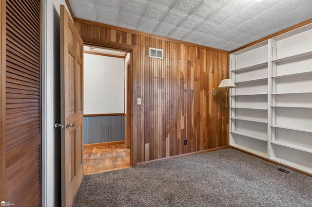 1444 S Genesee Road, Burton, MI 48509
