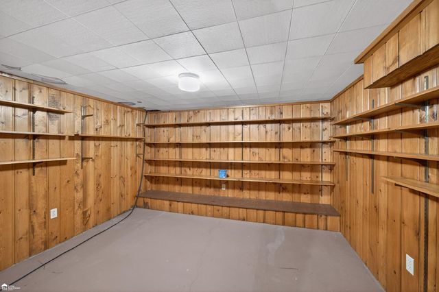 1444 S Genesee Road, Burton, MI 48509