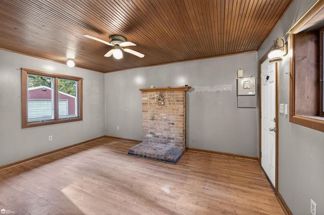 1444 S Genesee Road, Burton, MI 48509