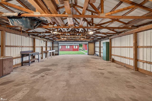1444 S Genesee Road, Burton, MI 48509