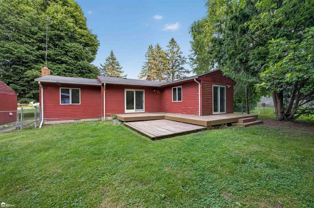 1444 S Genesee Road, Burton, MI 48509