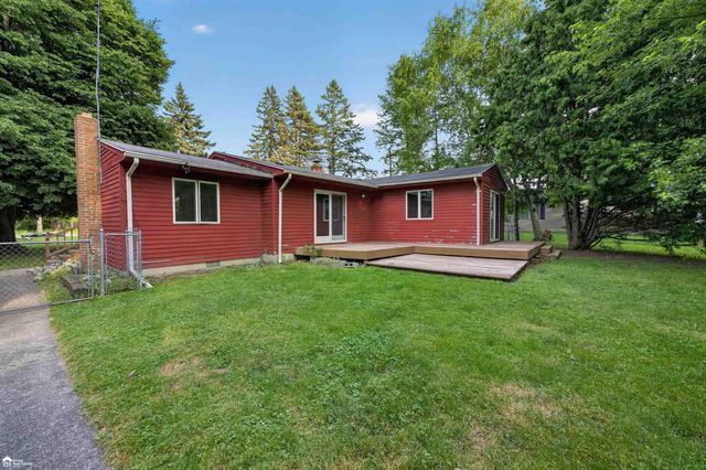 1444 S Genesee Road, Burton, MI 48509