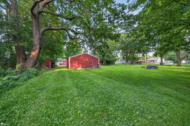 1444 S Genesee Road, Burton, MI 48509