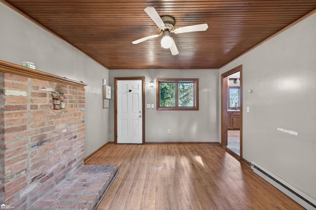 1444 S Genesee Road, Burton, MI 48509